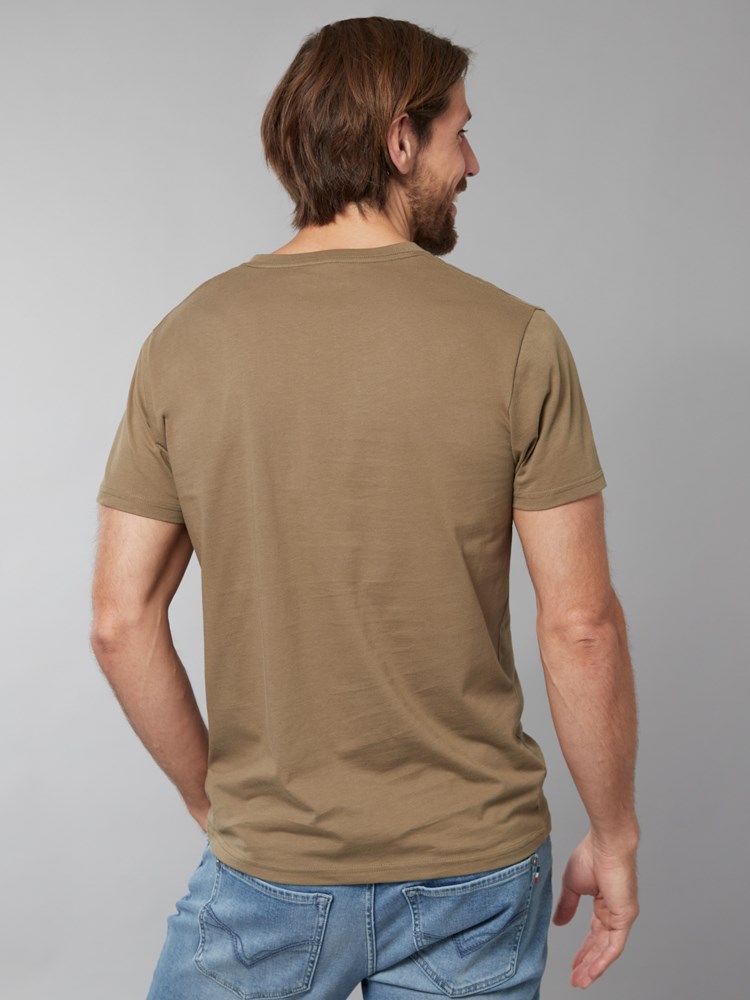 Eliot t-skjorte 7250135_GKJ-JEANPAUL-H22-Modell-Back_1889.jpg_