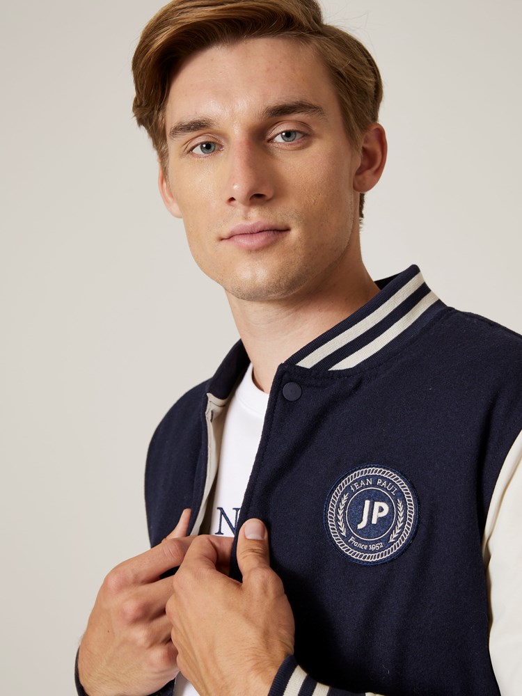 Jacques jakke 7506144_EM6-JEANPAUL-S24-Modell-Front_2844_Jacques jakke EM6_Jacques jakke EM6 7506144.jpg_Front||Front