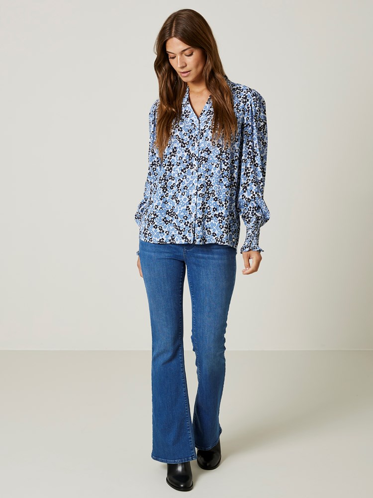 Sabine flare jeans 7506515_D06_Sabine Flare Jeans_Jean Paul_S24 (1)_Sabine flare jeans D06 7506515.jpg_