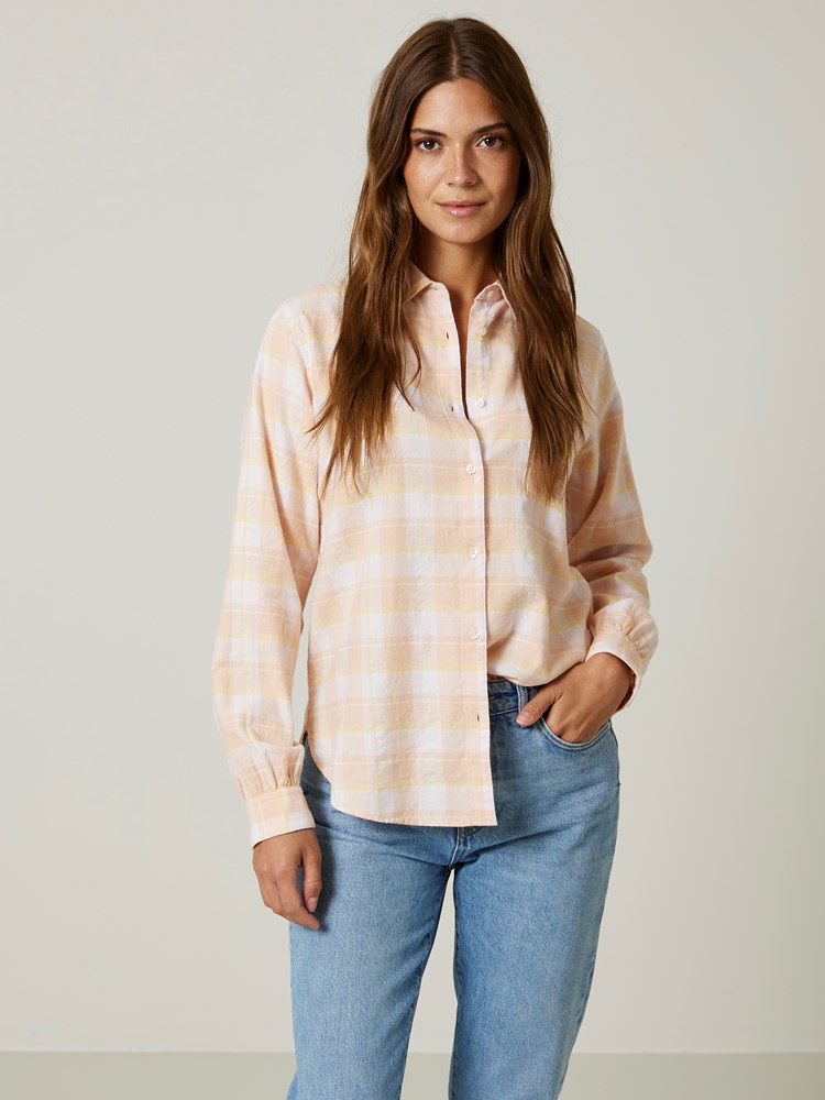 Mona skjorte 7507363_MIR-JEANPAUL-S24-Modell-Front_202_Mona skjorte MIR_Mona skjorte MIR 7507363.jpg_Front||Front