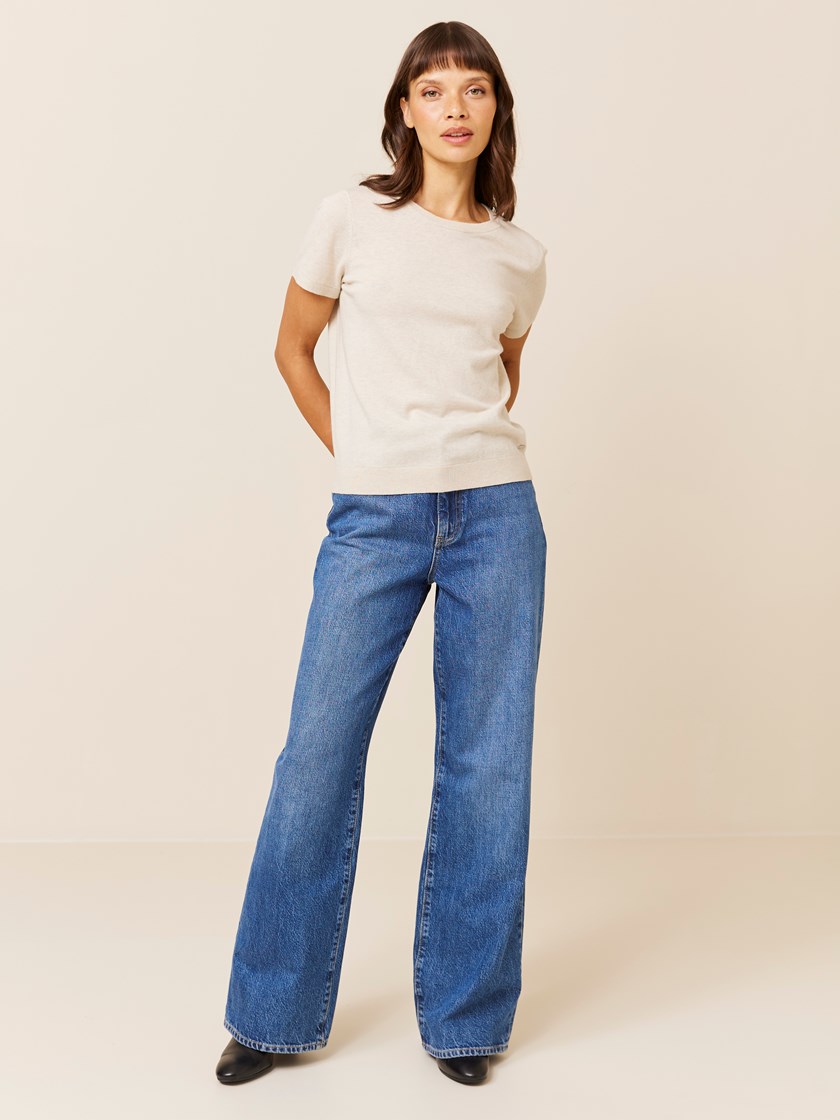 7508341 D05 7508036_I2M_Jean Paul_Angie Topp_A24 (3)_Julianne jeans D05.jpg_